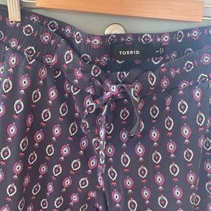 Torrid Boho Pants Jogger Style Comfy Size 1